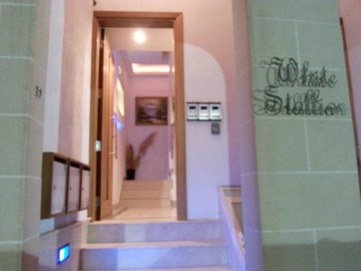 White Stallion Mellieħa Exterior foto